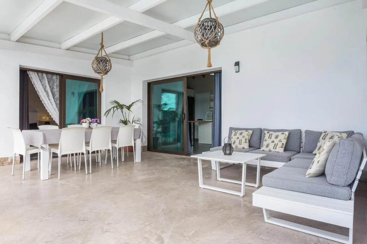 Villa Era Cotillo
